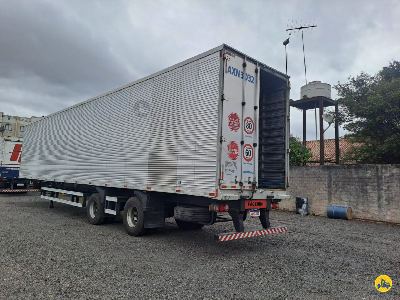 BAU FURGÃO de Axon Logística S/A